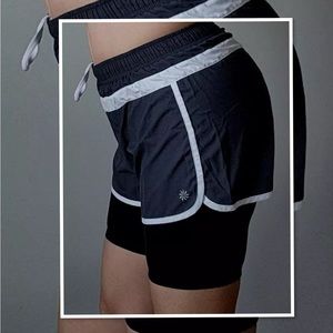 ATHLETA HANA 2 IN 1 ATHLETIC RUNNING SHORTS BLK & WHT XS